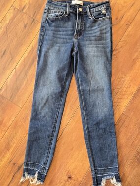 Women’s Skinny Jeans - Medium Blue Frayed Hem